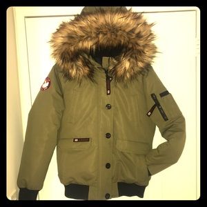 Canada Weather Gear Short Down Puffer Jacket